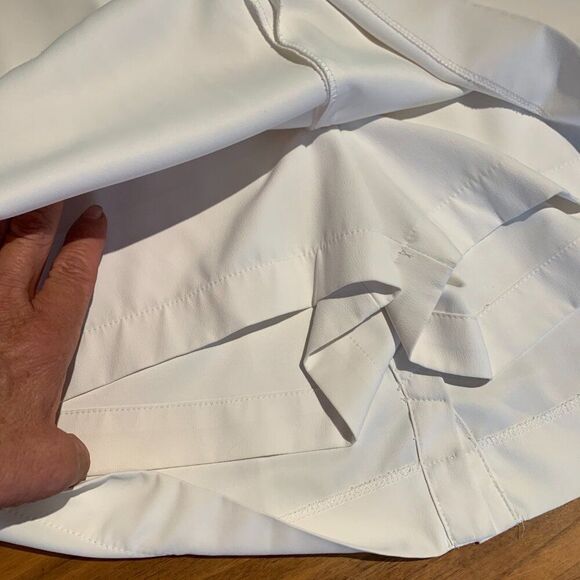 Nike golf, tennis, pickleball skort, Sz 10, EUC, pockets, front zip, all white - Picture 4 of 16